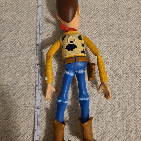Disney's Toy Story Sheriff Woody 7” action figure - Picture 8 of 8